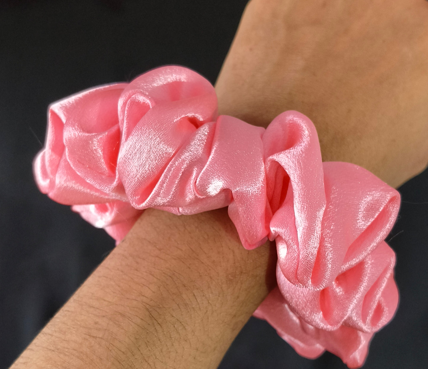 Premium silk satin scrunchies.baby pink.L siz