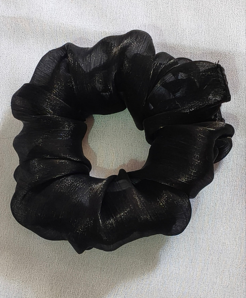 Organza black scrunchies