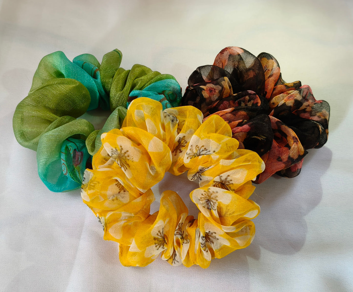 Organza flower scrunchies siz m .mini.s